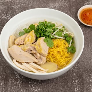 Mi Ga Dui Uc - Pho Chicken Breast Thigh Egg Noodles -Pasture-Raised